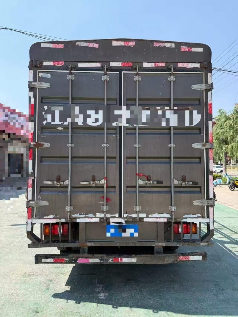 菏澤19年卡車系列重汽豪沃8