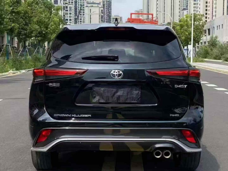 宜昌23年丰田皇冠8