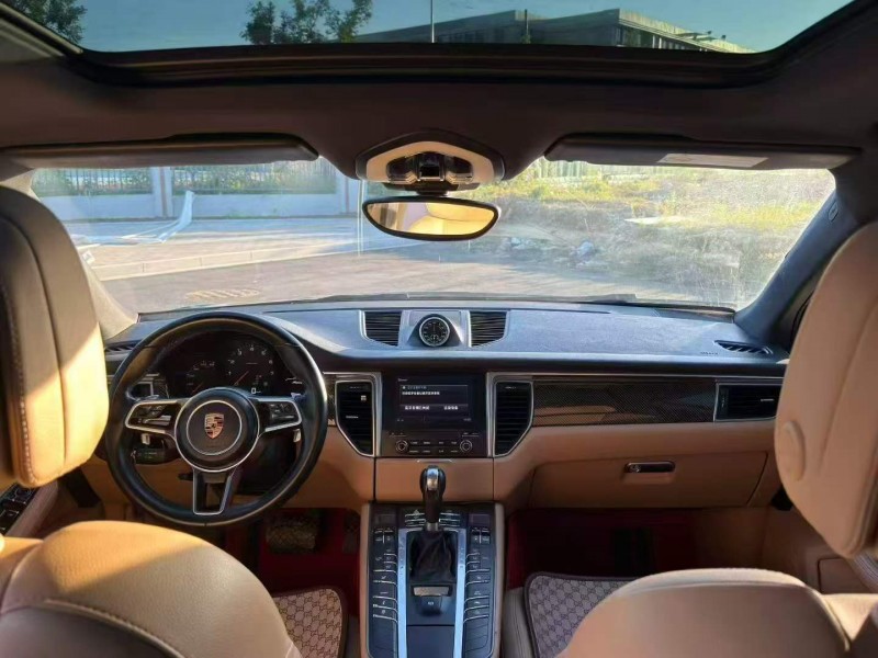天津16年保時捷Macan5