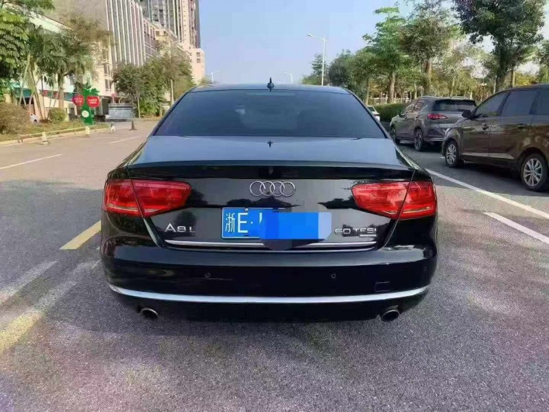 江门14年奥迪A8L9