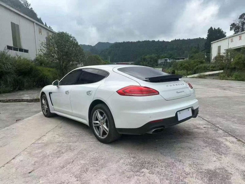 上海15年保时捷帕拉梅拉6