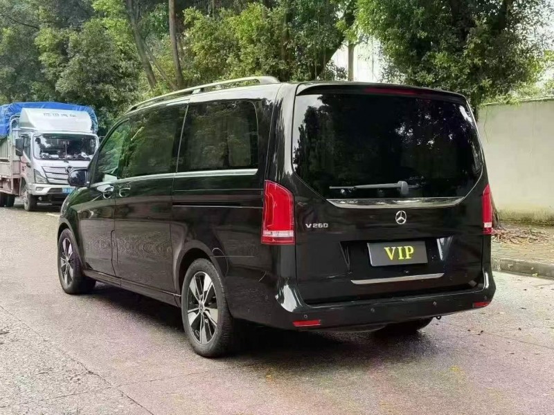 梧州21年奔驰V8