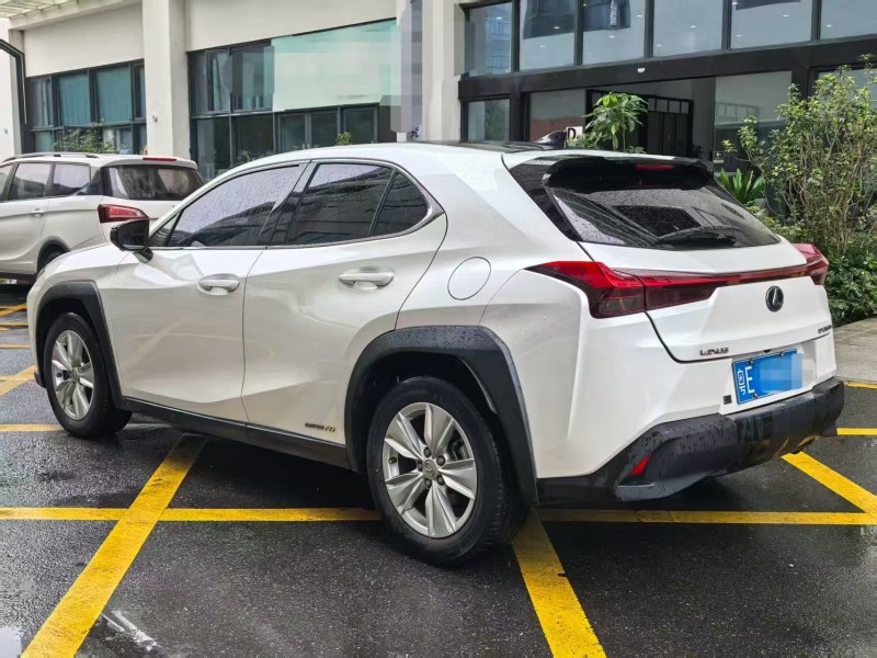 广州20年雷克萨斯UX8