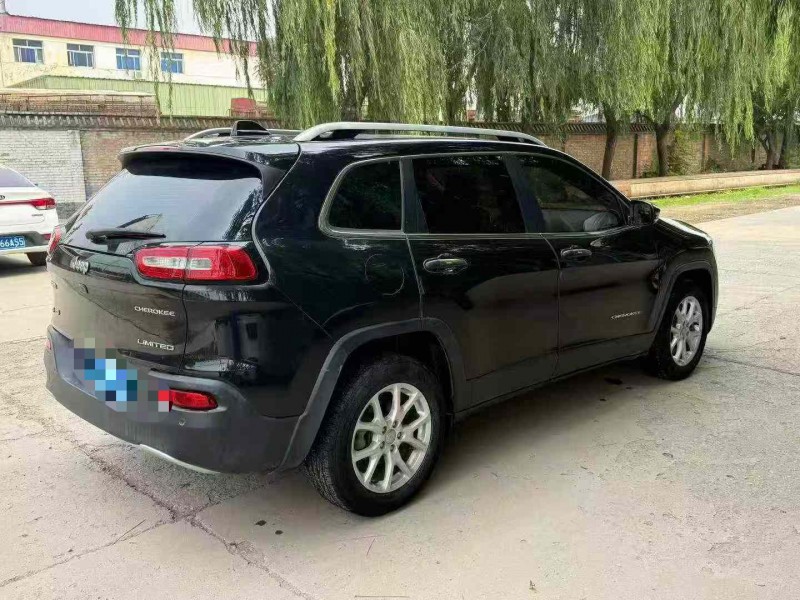 保定17年Jeep自由光7