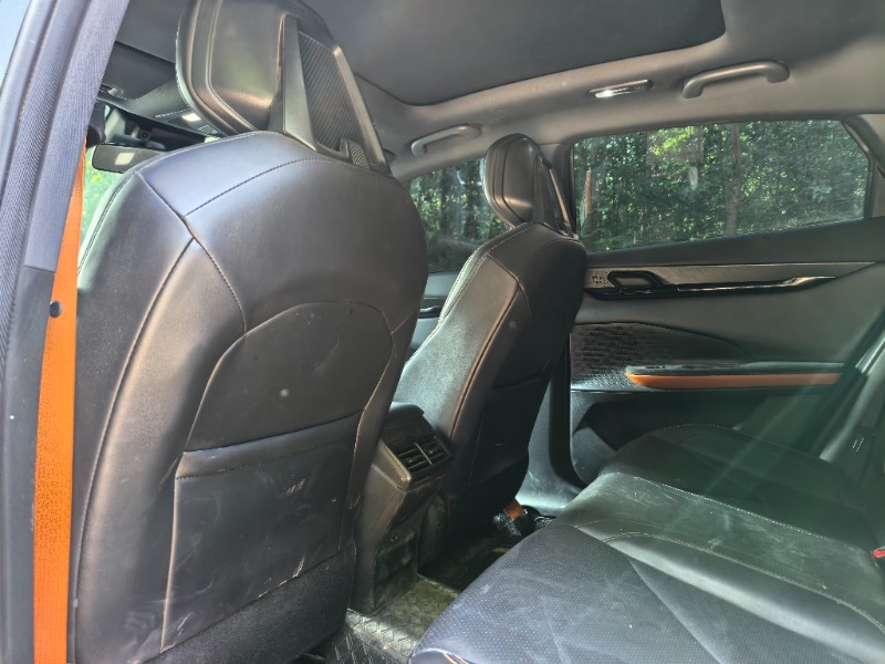 濮陽23年長安汽車UNI5