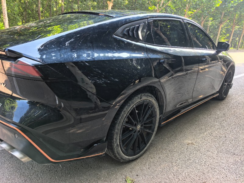 濮陽23年長安汽車UNI8