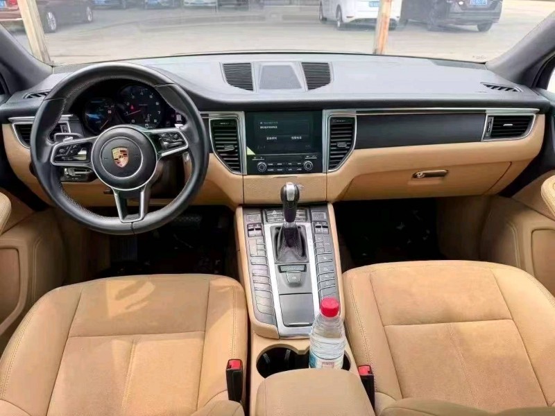 聊城17年保时捷Macan9