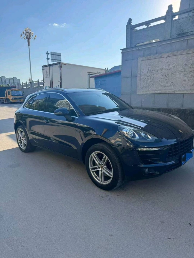 济宁16年保时捷Macan2