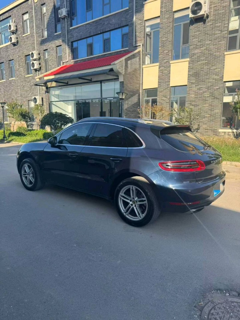 济宁16年保时捷Macan4