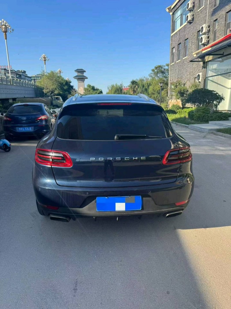 济宁16年保时捷Macan6