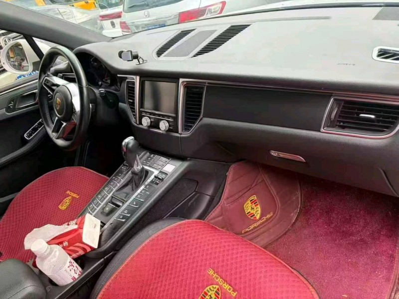 赤峰16年保時捷Macan4