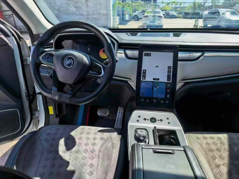 保定20年威馬汽車EX-55