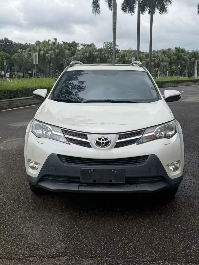 深圳15年丰田RAV4荣放1
