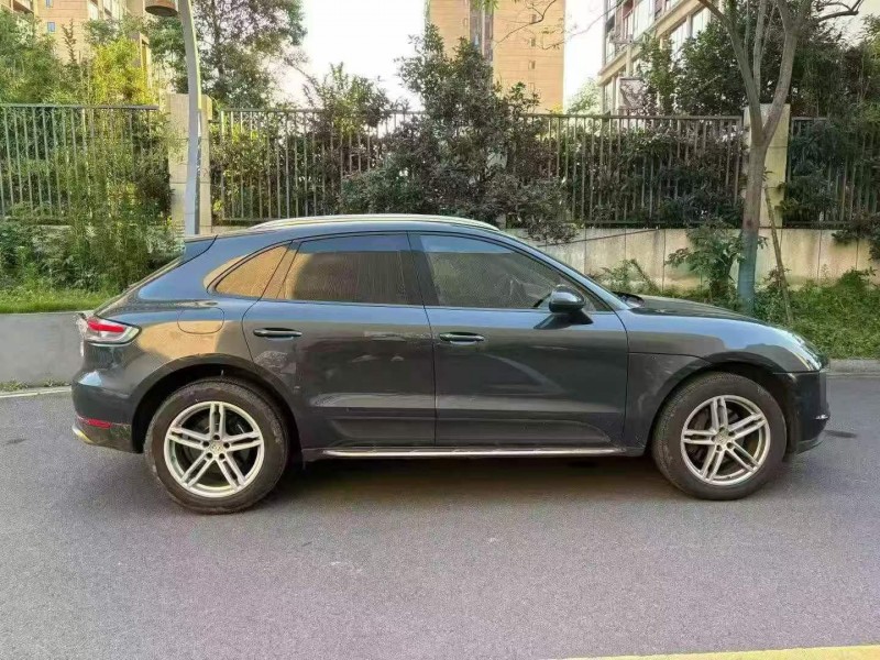 岳阳19年保时捷Macan7