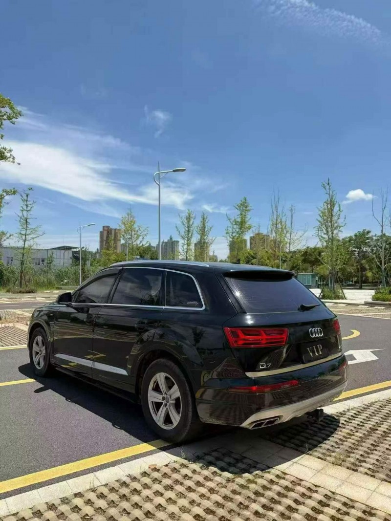 衡阳18年奥迪Q73