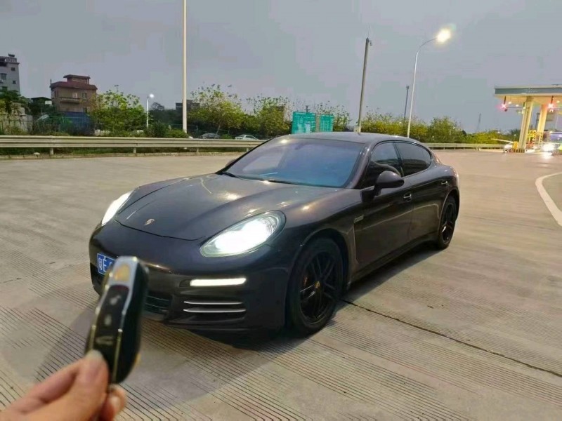廣州16年保時捷帕拉梅拉1
