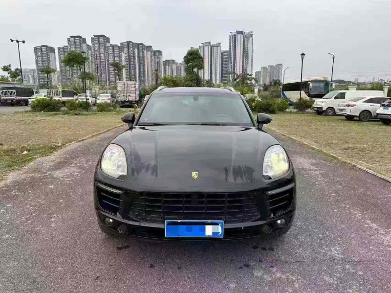 南宁16年保时捷Macan1