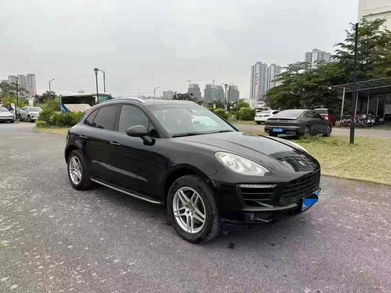 南宁16年保时捷Macan2