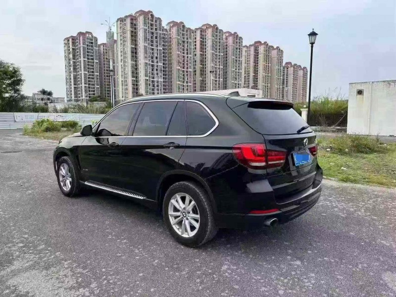 南寧17年寶馬X58