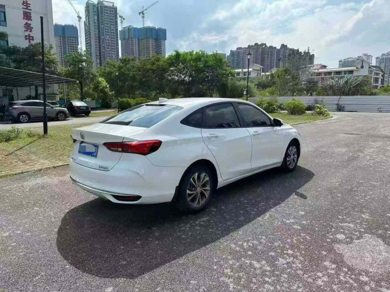 南寧24年別克威朗7