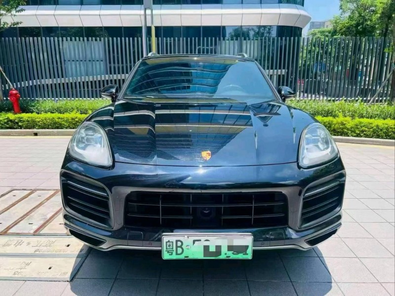广州22年保时捷卡宴1