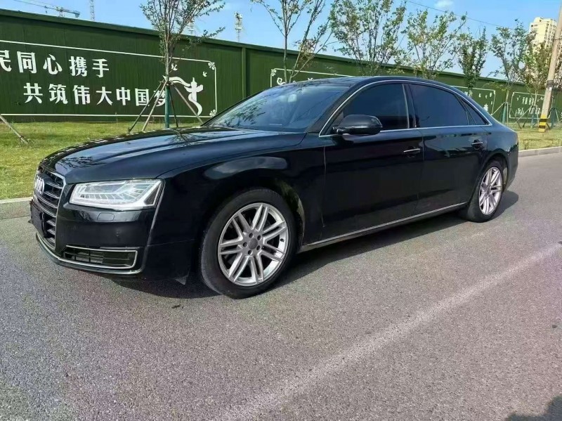 東營17年奧迪A8L2