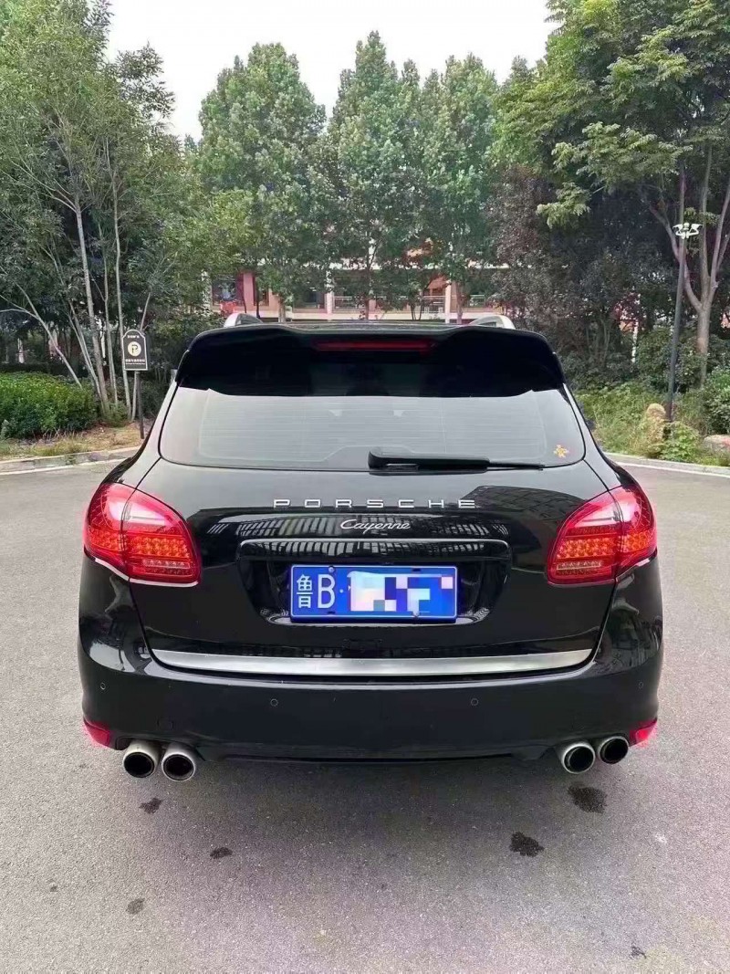 东营13年保时捷卡宴8