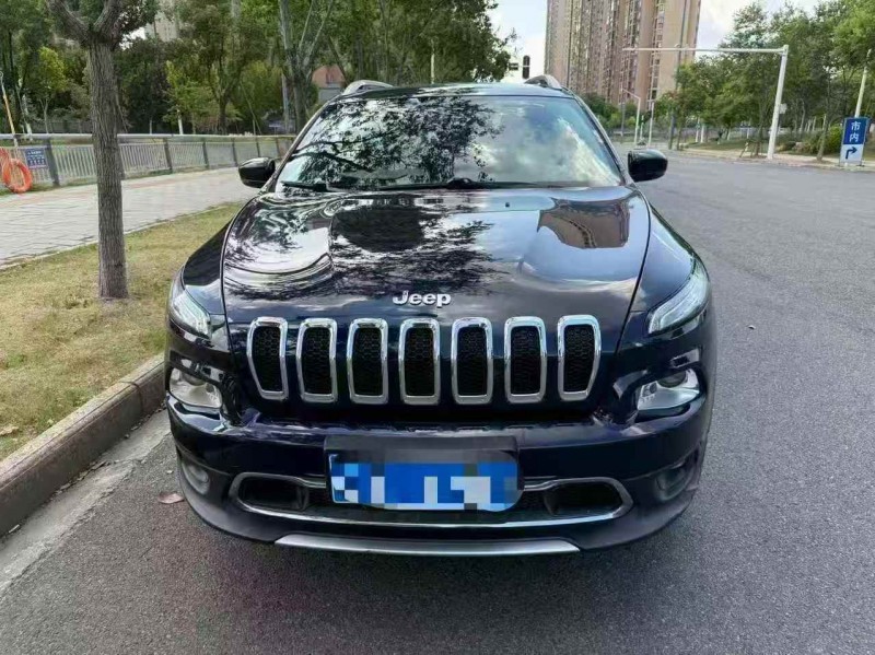 鄂州18年Jeep自由光1