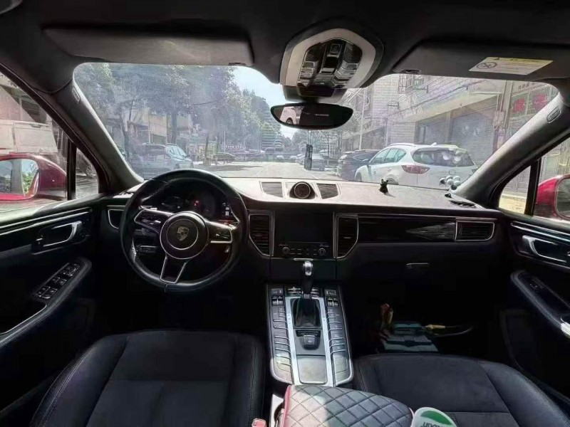 衡阳18年保时捷Macan5