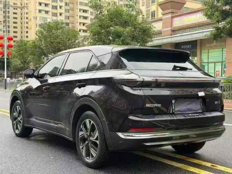 深圳23年哪吒U7