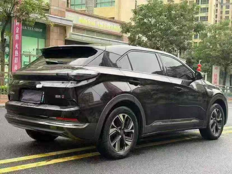 深圳23年哪吒U8