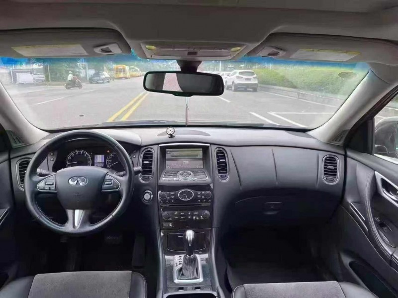 珠海16年英菲尼迪QX506