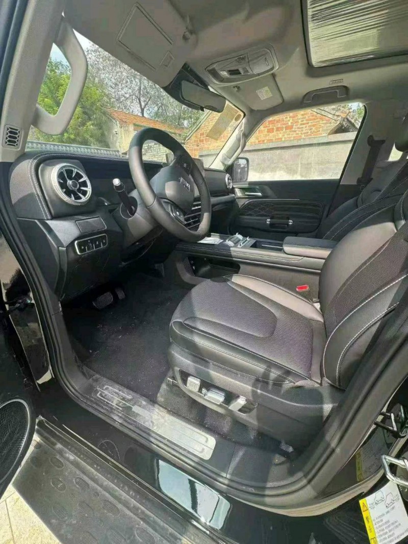 新鄉25年長城汽車坦克9