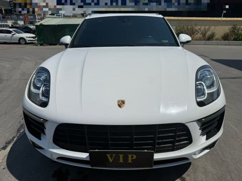襄阳18年保时捷Macan1