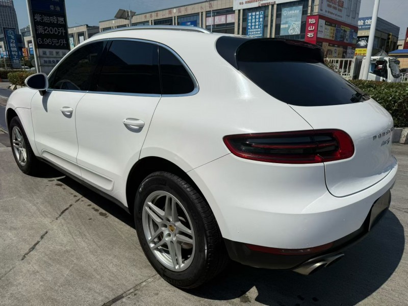 襄阳18年保时捷Macan7
