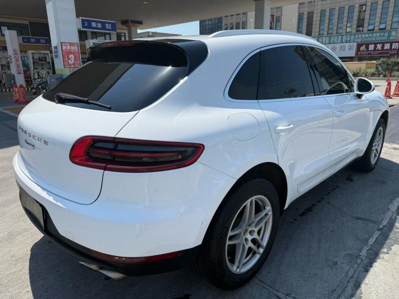 襄阳18年保时捷Macan8