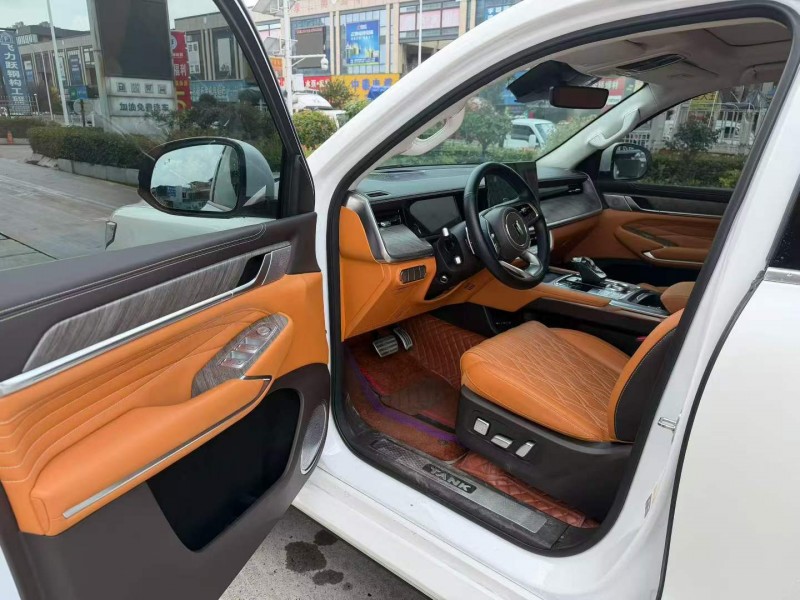 襄陽22年長城汽車坦克4