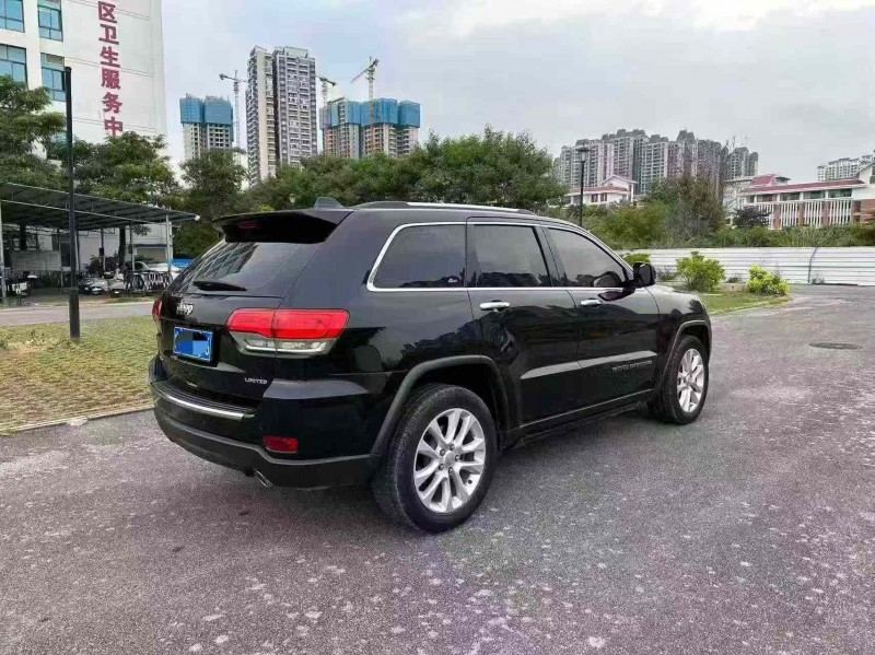 南寧18年Jeep大切諾基7