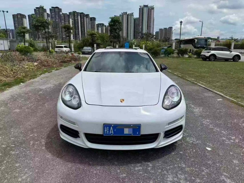 南宁14年保时捷帕拉梅拉1
