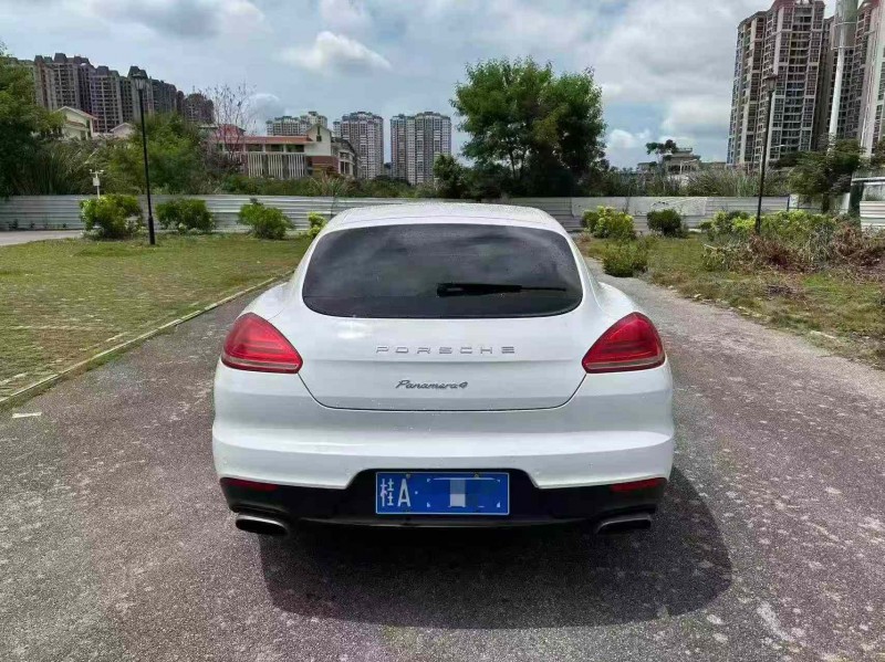 南宁14年保时捷帕拉梅拉9