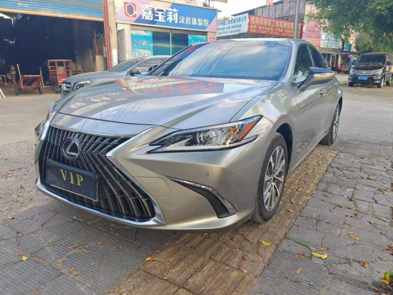 桂林23年雷克萨斯ES3