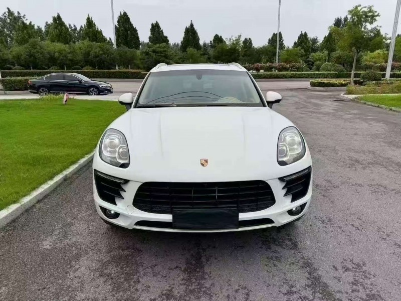 潍坊15年保时捷Macan1