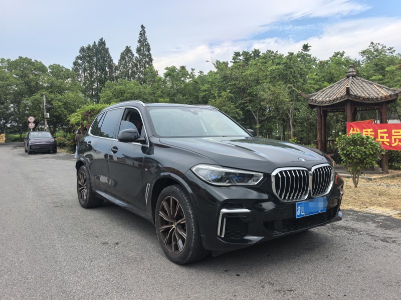 上海23年宝马X56