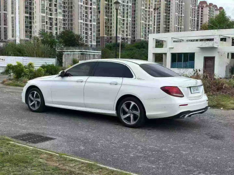 南寧17年奔馳E8