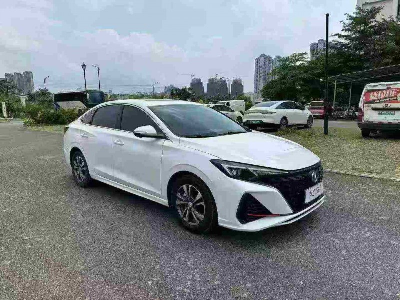 南寧25年長安汽車逸動2