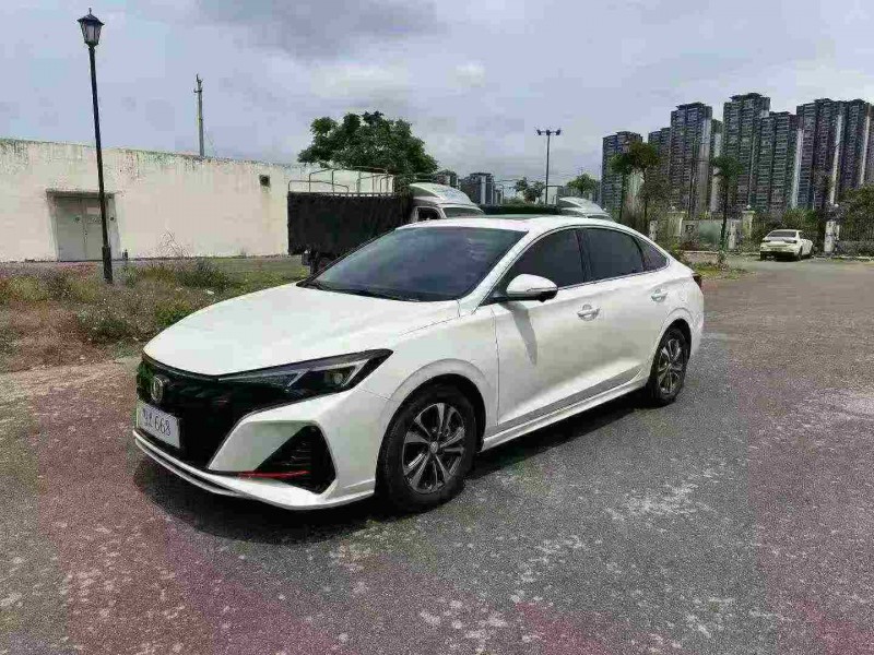 南寧25年長安汽車逸動3