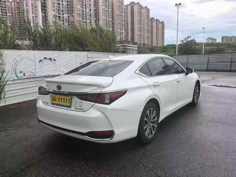 南宁23年雷克萨斯ES7