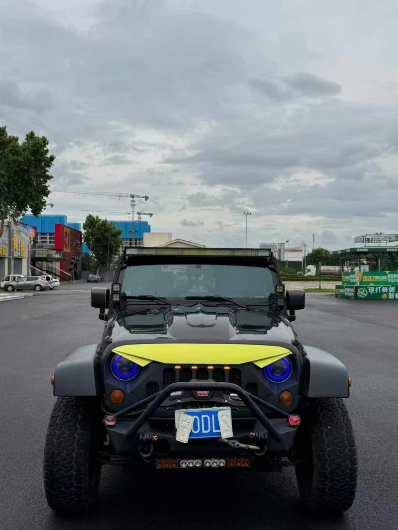 棗莊10年Jeep牧馬人1