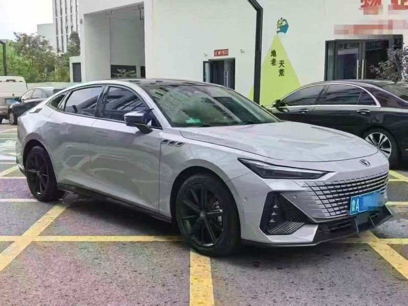 深圳23年長安汽車UNI3