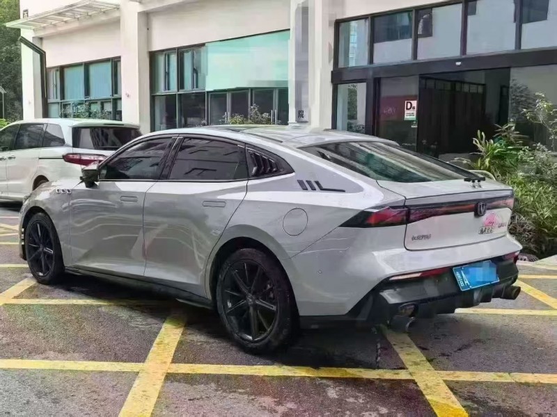 深圳23年長安汽車UNI7